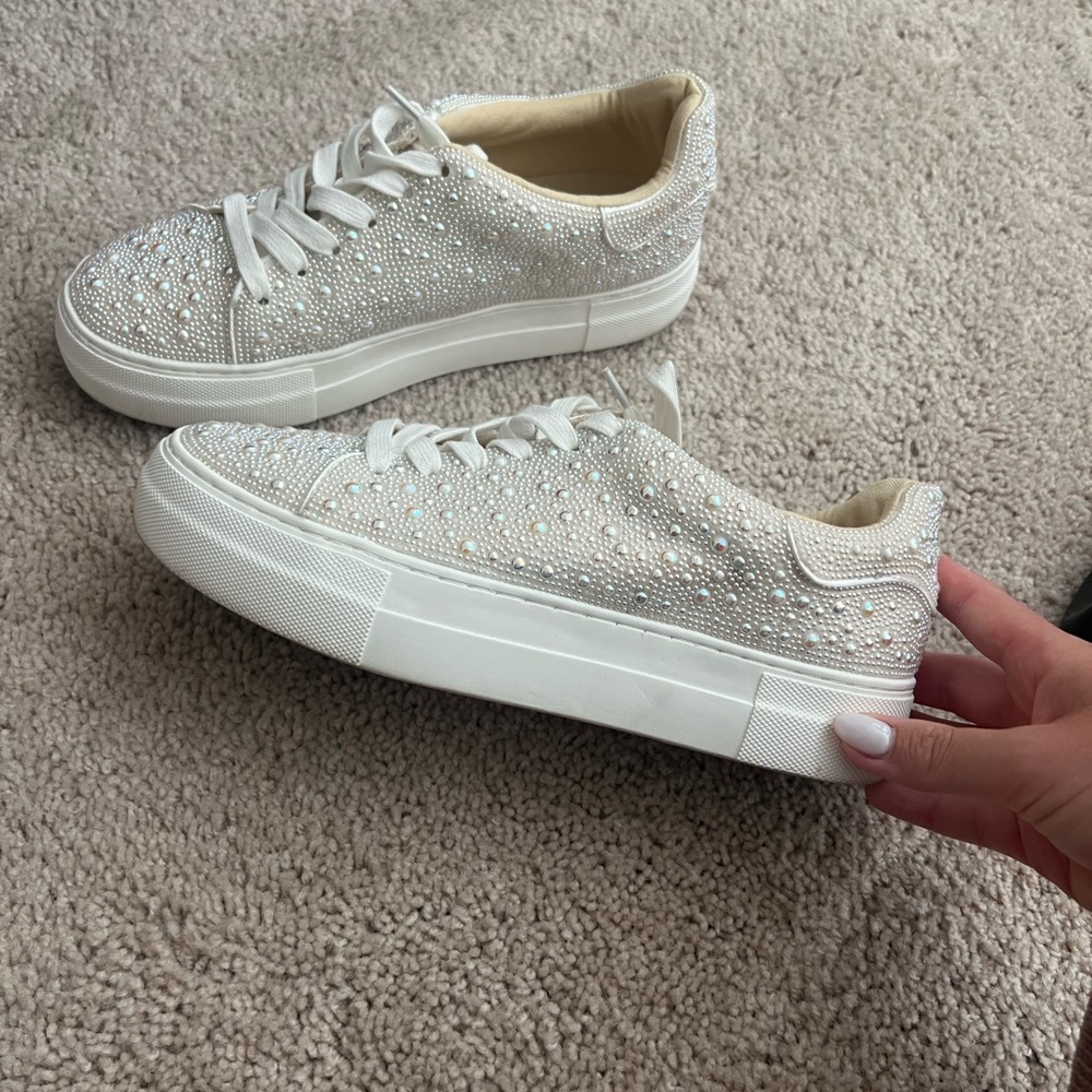 Betsey Johnson SIDNY IVORY Sneakers